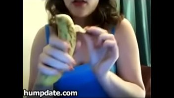 TEASING BABE SUCKS A BANANA more on 