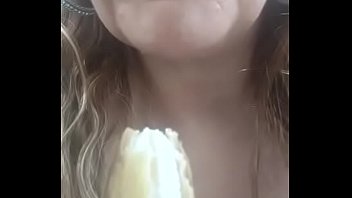 Comiendo Banana