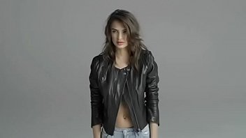 Emily Ratajkowski - REVOLVE