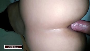 LE DOY EL CULO EN CUARENTENA... Mí papi me folla el culito dejandome toda su lechita dentro...VIDEO COMPLETO EN RED anal pov