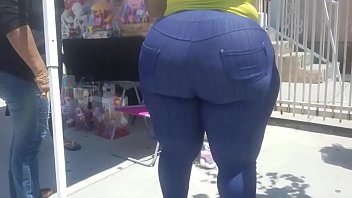 Omg big donkey booty in tight jeans HD