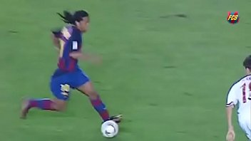 Ronaldinho s stunning goal against Sevilla (2003) - 360P