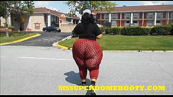 SSBBW Booty Walking