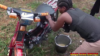 NAUGHTY AFRICAN GANGSTER FUCKED HUNTER'S WIFE WHO CAME TO WASH MOTORCYCLE IN A LOCAL BOREHOLE - Gangster Gave Her All style