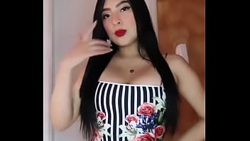 Dany Tefita en vestido, se la ve muy rica